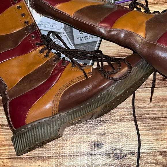 🍁🍃🍁• ⛑ Dr. Marten’s x No Autumn needed ⛑•🍃🍁 - Picture 2 of 16